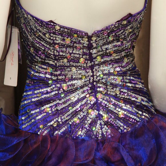 Dress - Picture 7 of 9